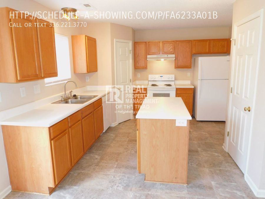 5402 Carriage Woods Dr - Photo 3 of 23