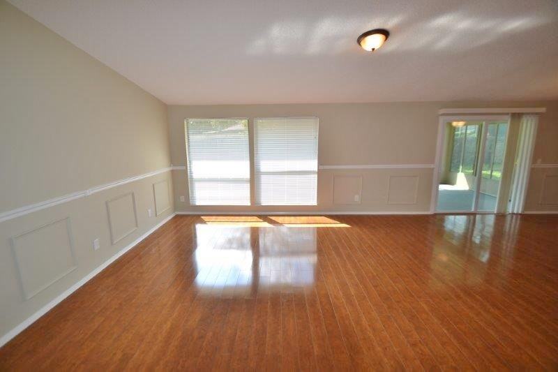 12242 Cobblestone Cir S - Photo 2 of 8