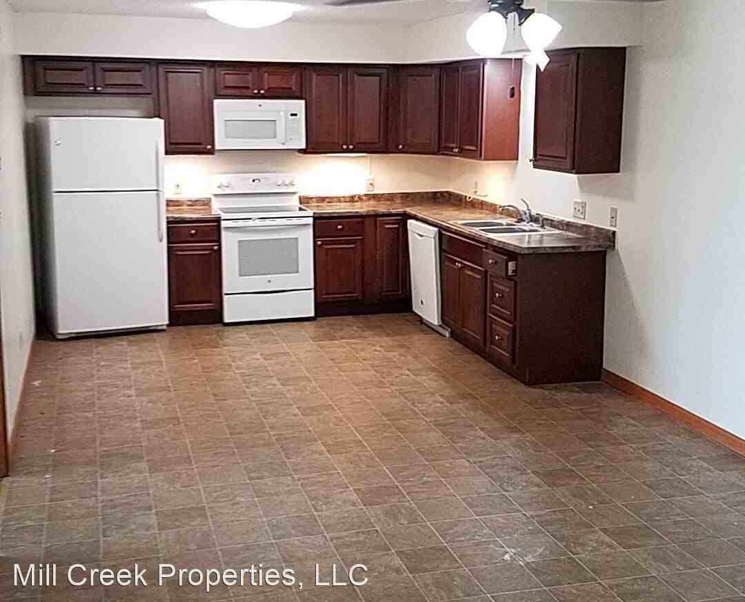 2301 Freeport Rd Apartments in Sterling, IL 61081 Zumper