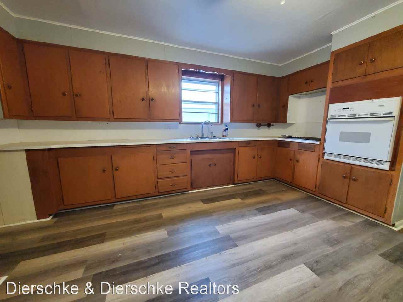 2924 N Irving St - Photo 3 of 8