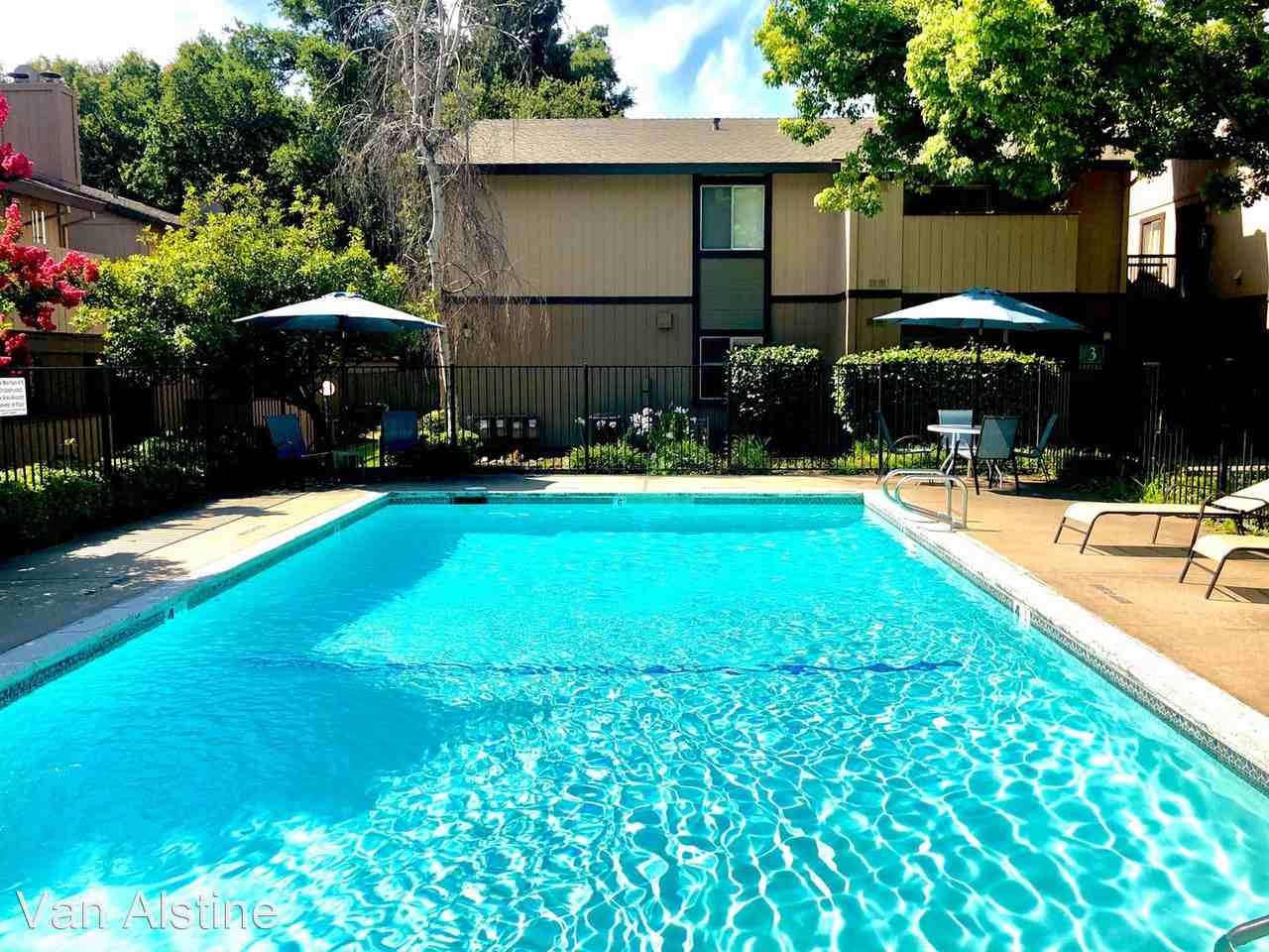 Van Alstine 2 bedroom Apartments 1/2 off 1st month - Photo 2 of 16