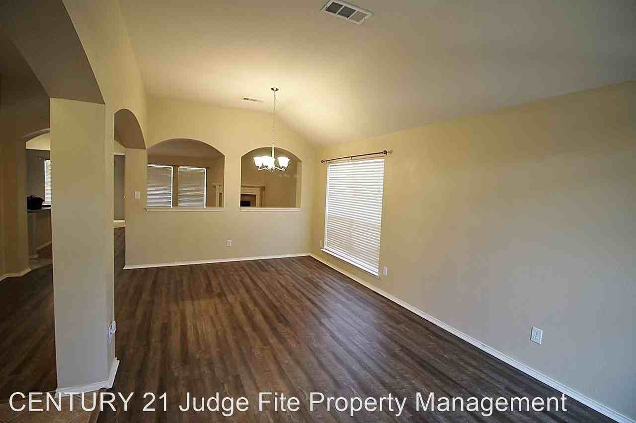 425 Kingfisher Ln - Photo 2 of 11