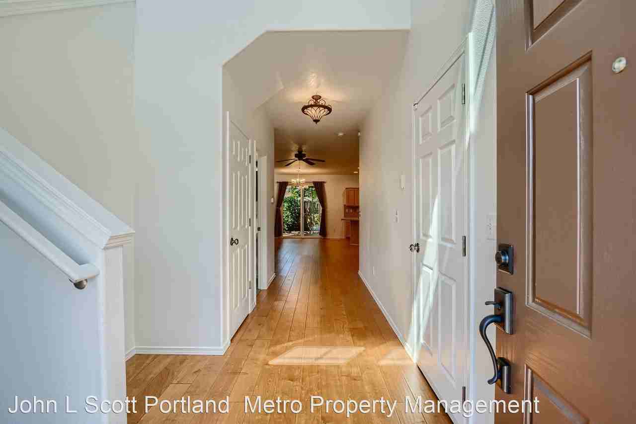 1611 Sw Wright Pl - Photo 2 of 20