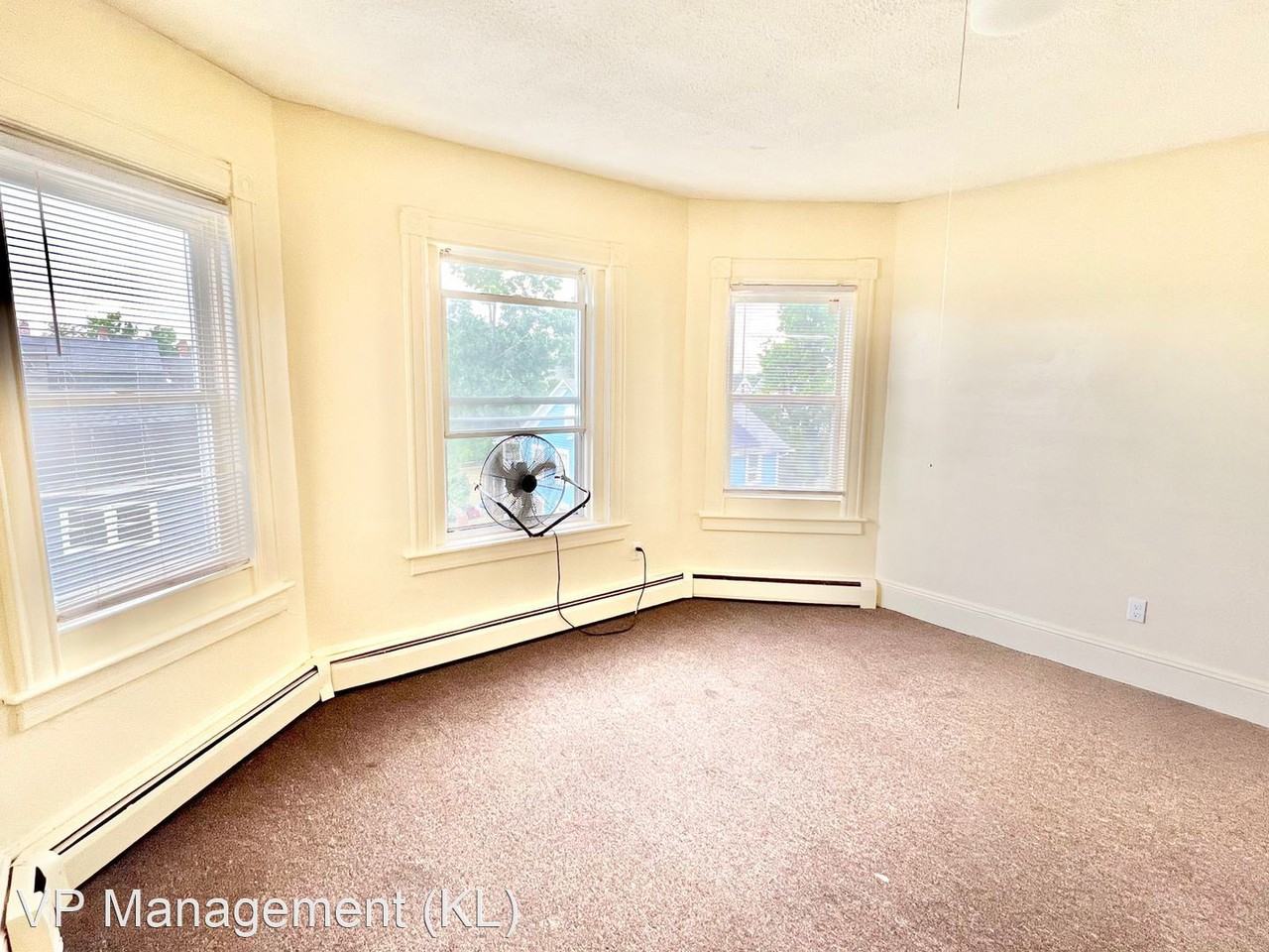 93 Florence/7 Spruce St - Photo 2 of 10