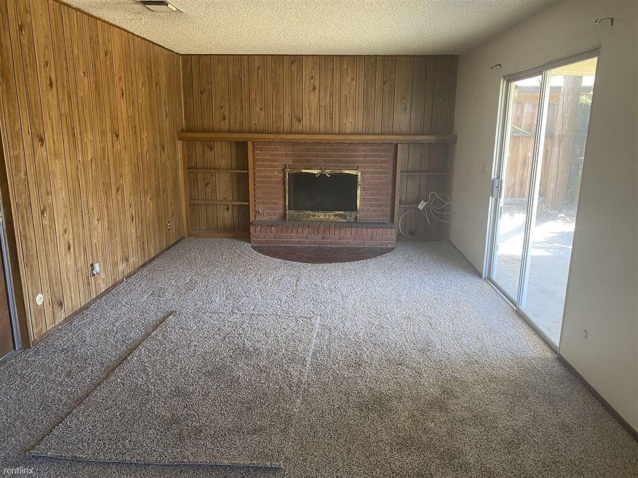 809 Clover Ln - Photo 3 of 9