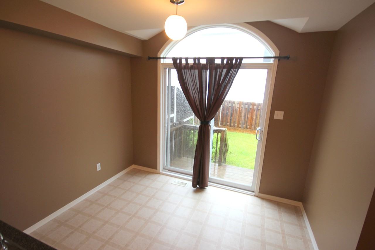 2284 Brockstone Cres - Photo 2 of 11