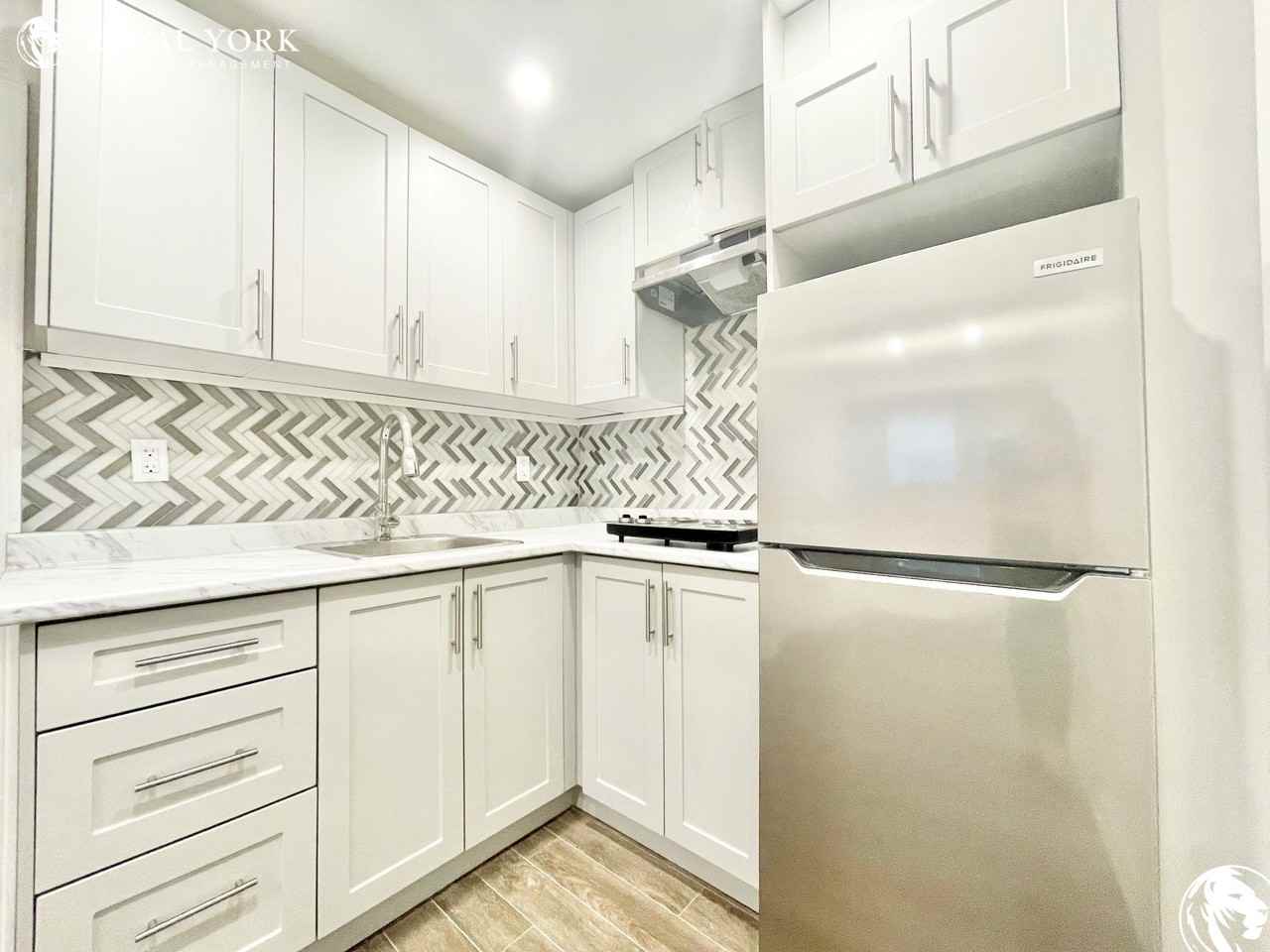 635 Hepburn Rd #2 - Photo 3 of 25