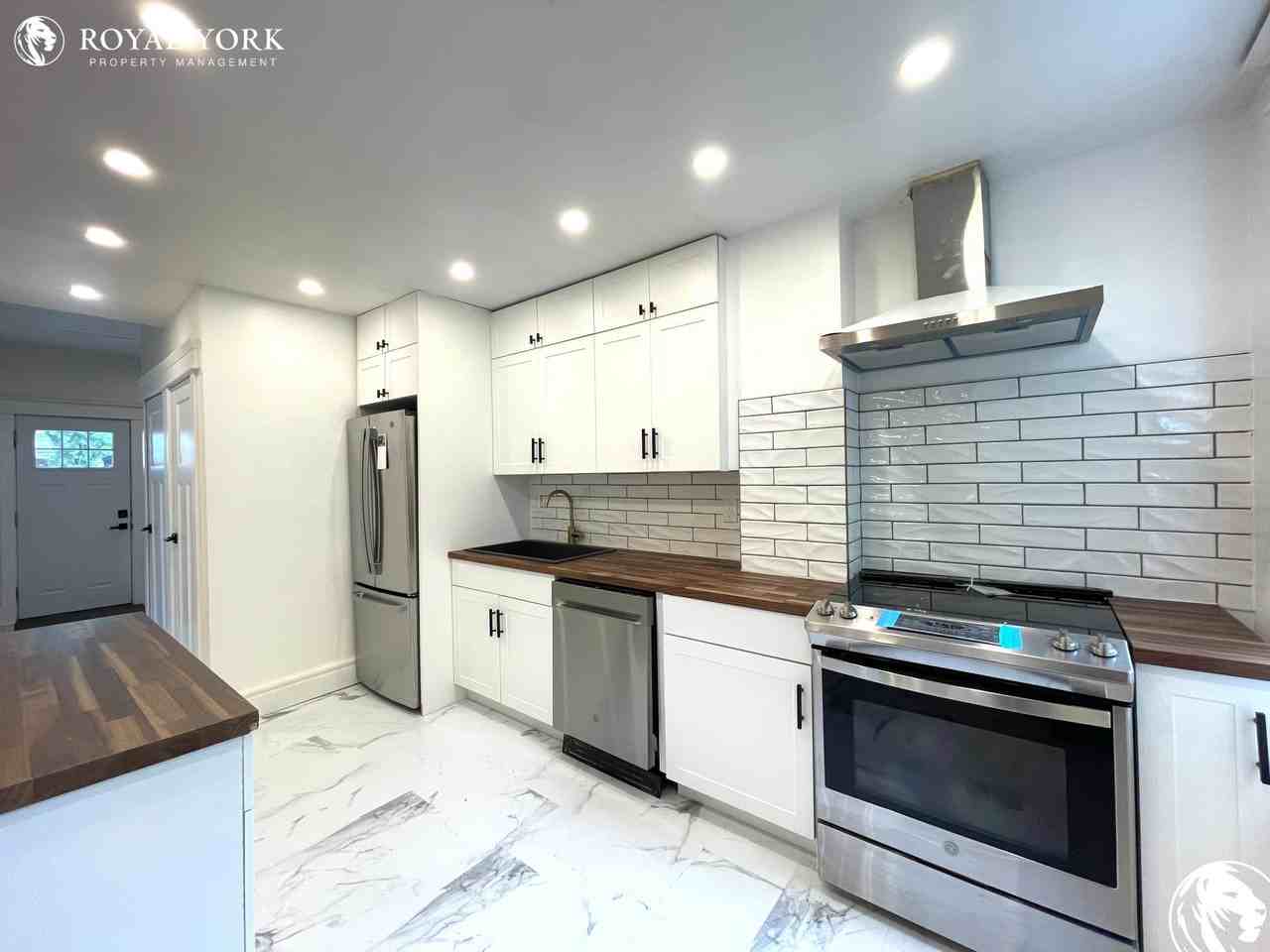 23 Glendale Ave N - Photo 2 of 29