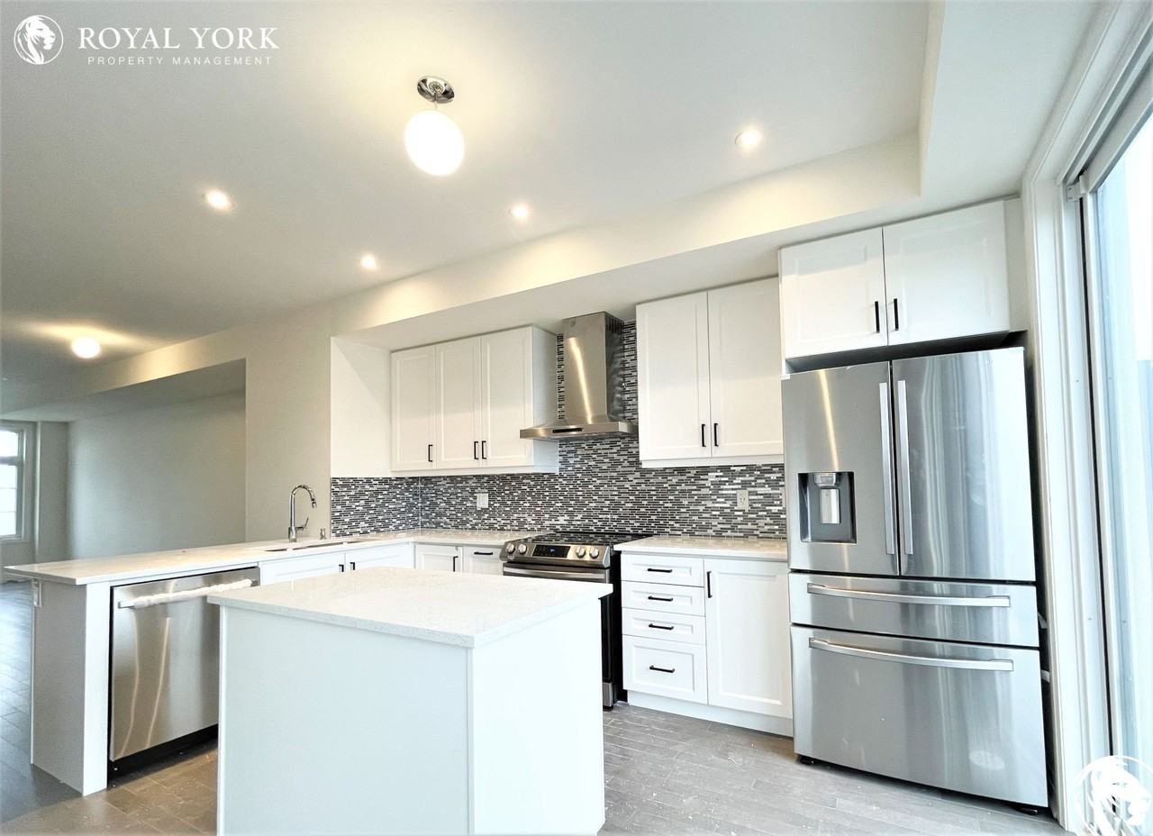 747 Port Darlington Rd - Photo 3 of 49