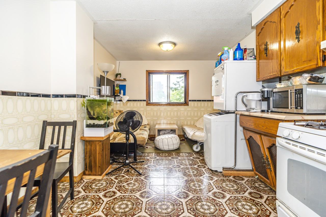 150A Palmerston Ave - Photo 2 of 10