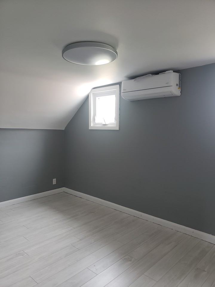 394 Guelph Line - Photo 3 of 14