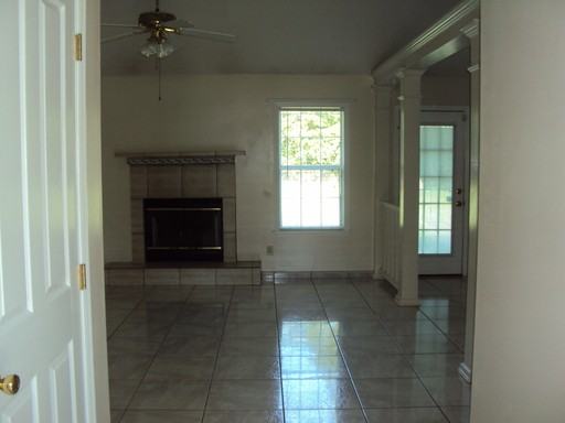 3859 Stratford Cir - Photo 2 of 12