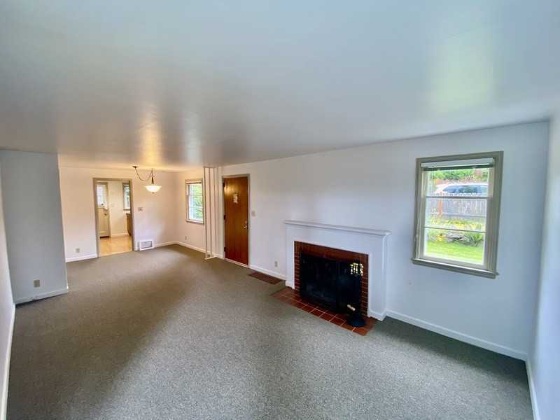 11553 Palatine Ave N - Photo 2 of 18