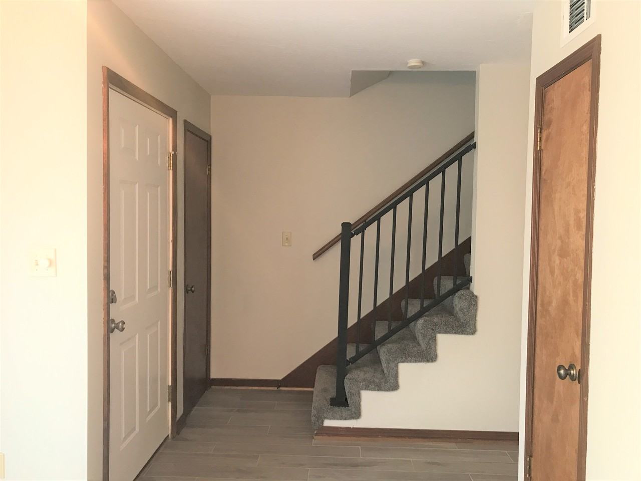 2919 Glenn Dr - Photo 2 of 9