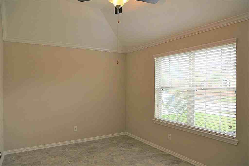 18427 Weeping Spring Dr - Photo 3 of 19