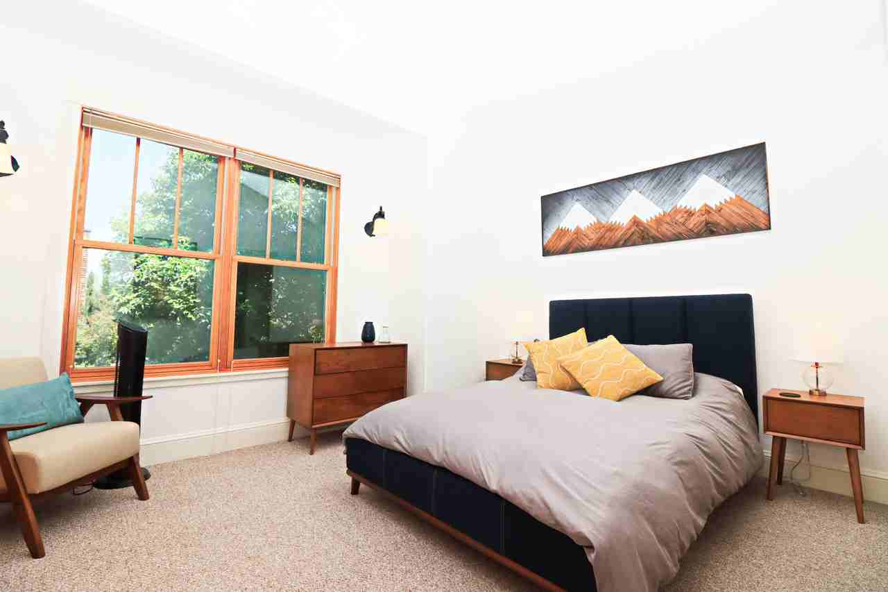 577 W Jefferson Ave - Photo 2 of 23