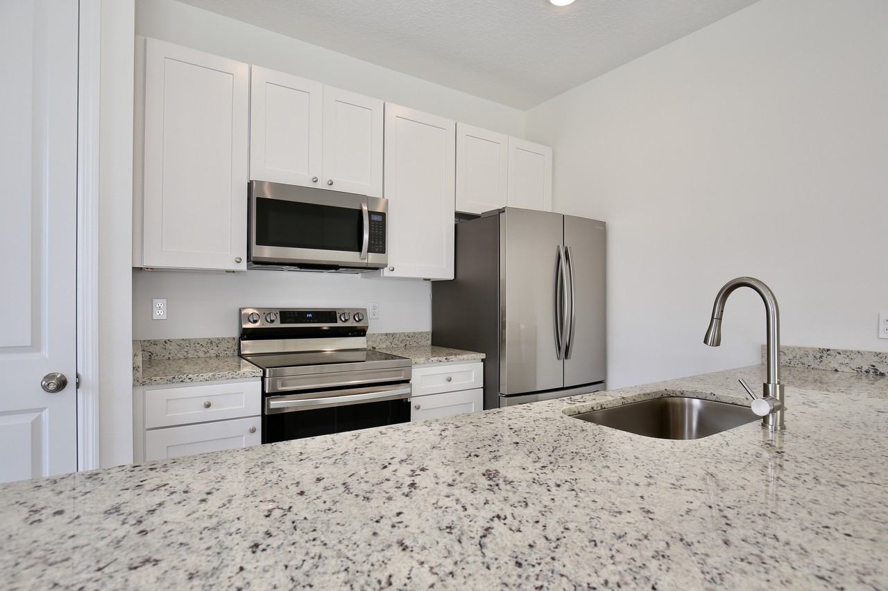 1701 E Orange Ave - Photo 7 of 21