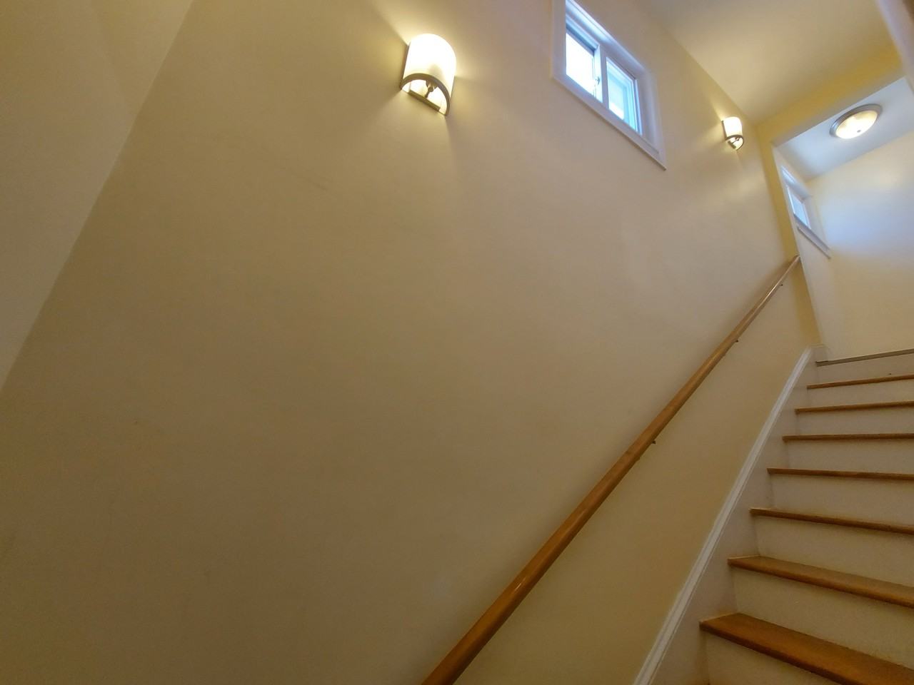 611 60th Pl - Photo 3 of 33