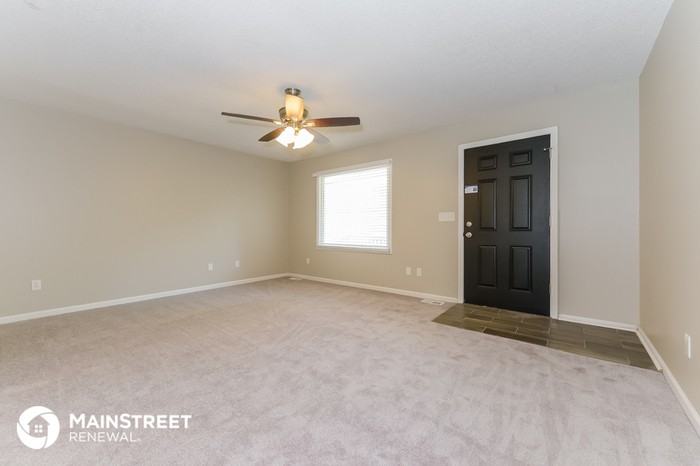 9524 Raytown Rd - Photo 3 of 16