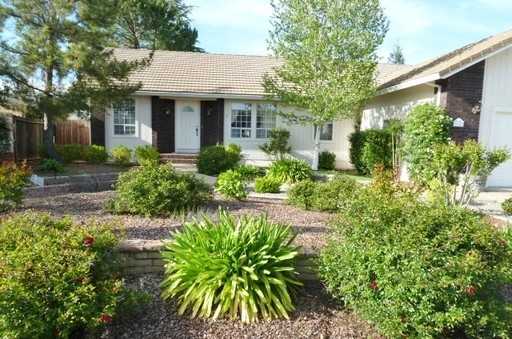 596 Collyer Dr - Photo 2 of 19