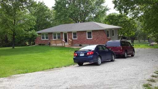 180 Sycamore Rd - Photo 3 of 18