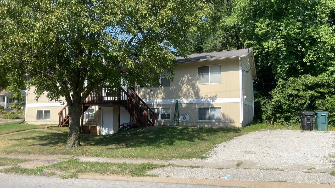 1027 Milwaukee Street 1029 - Photo 2 of 4