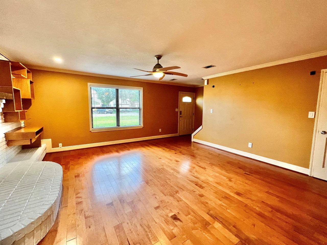 116 4th Ave #1 - Photo 4 of 17