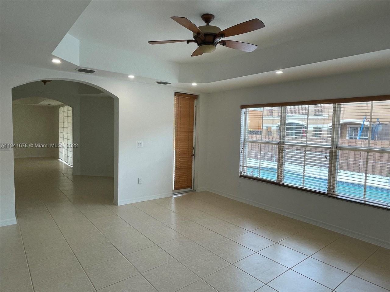 15530 Sw 26th Ter - Photo 3 of 8