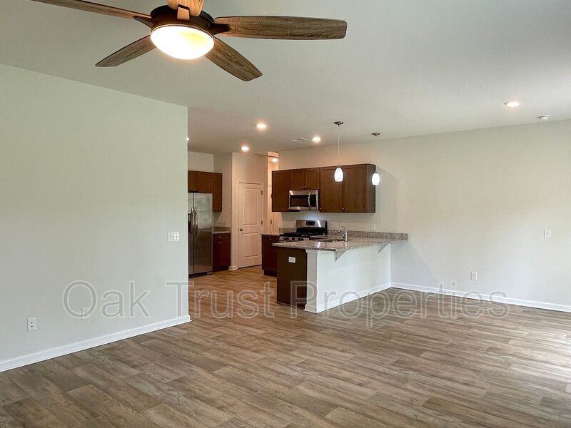 217 Lapping Waters Dr - Photo 5 of 19