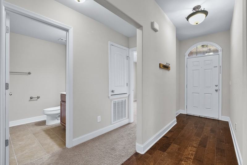 6907 Breyerton Way Se - Photo 3 of 31