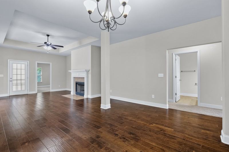 6907 Breyerton Way Se - Photo 5 of 31