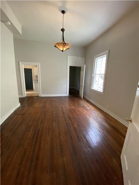 516 W 38th St - Photo 2 of 10