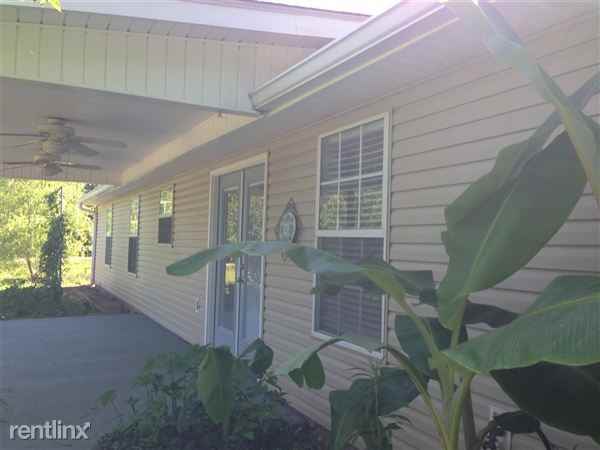 22160 Mercedes Rd - Photo 2 of 36