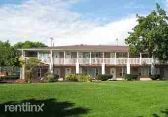 Town's Edge Apartments - Photo 3 of 3