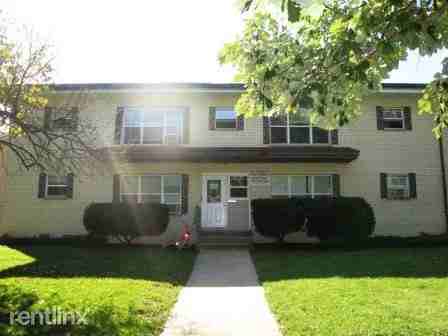 Town's Edge Apartments - Photo 2 of 3