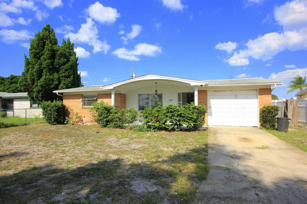 2435 Roselawn Dr - Photo 2 of 13