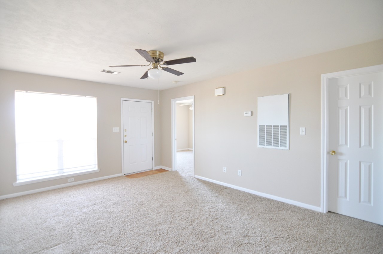 1509 Hollowhill Drive - Photo 2 of 19