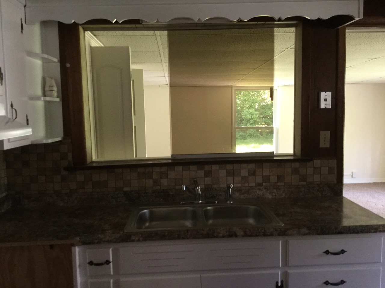 411 Dallas St - Photo 3 of 6