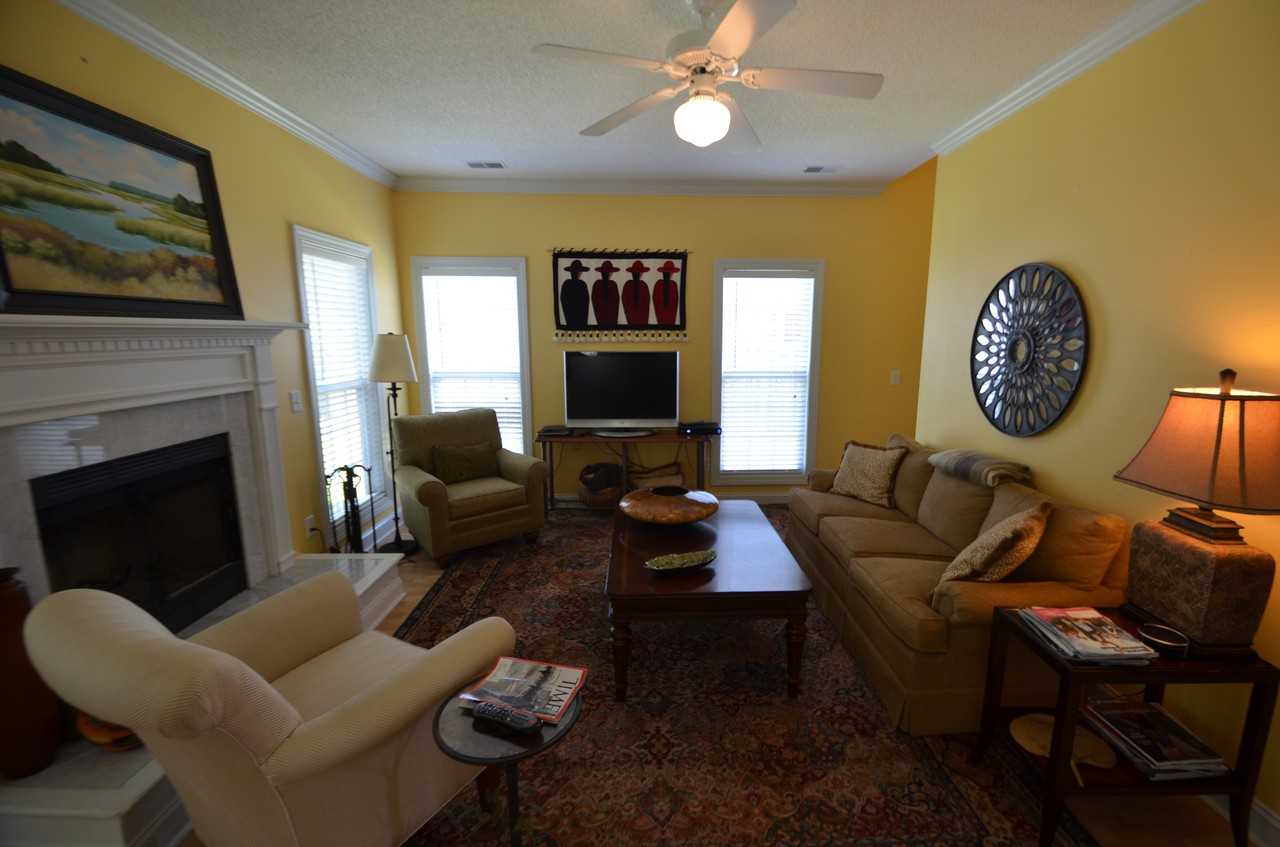 238 Harlech Way - Photo 3 of 10