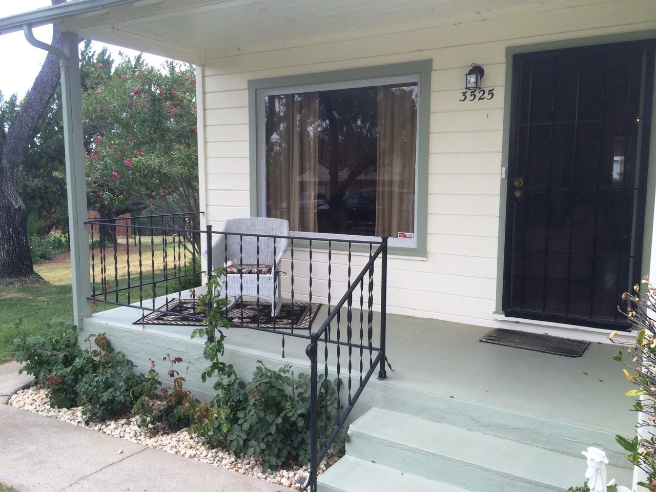 3525 Morningside Dr - Photo 3 of 15