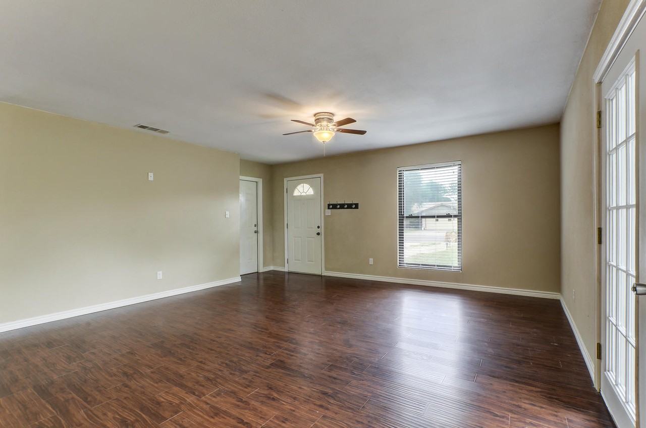 1704 W Mesa Park Dr - Photo 2 of 17