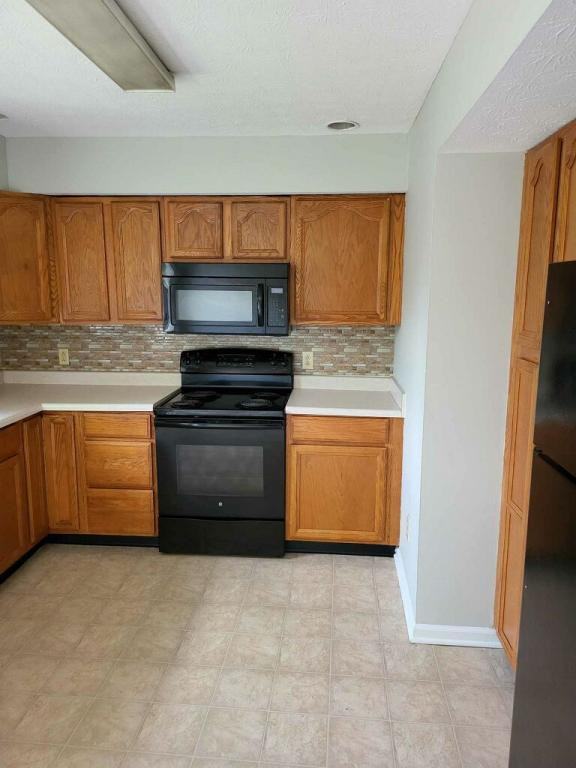 223 Tan Bark Dr - Photo 3 of 10