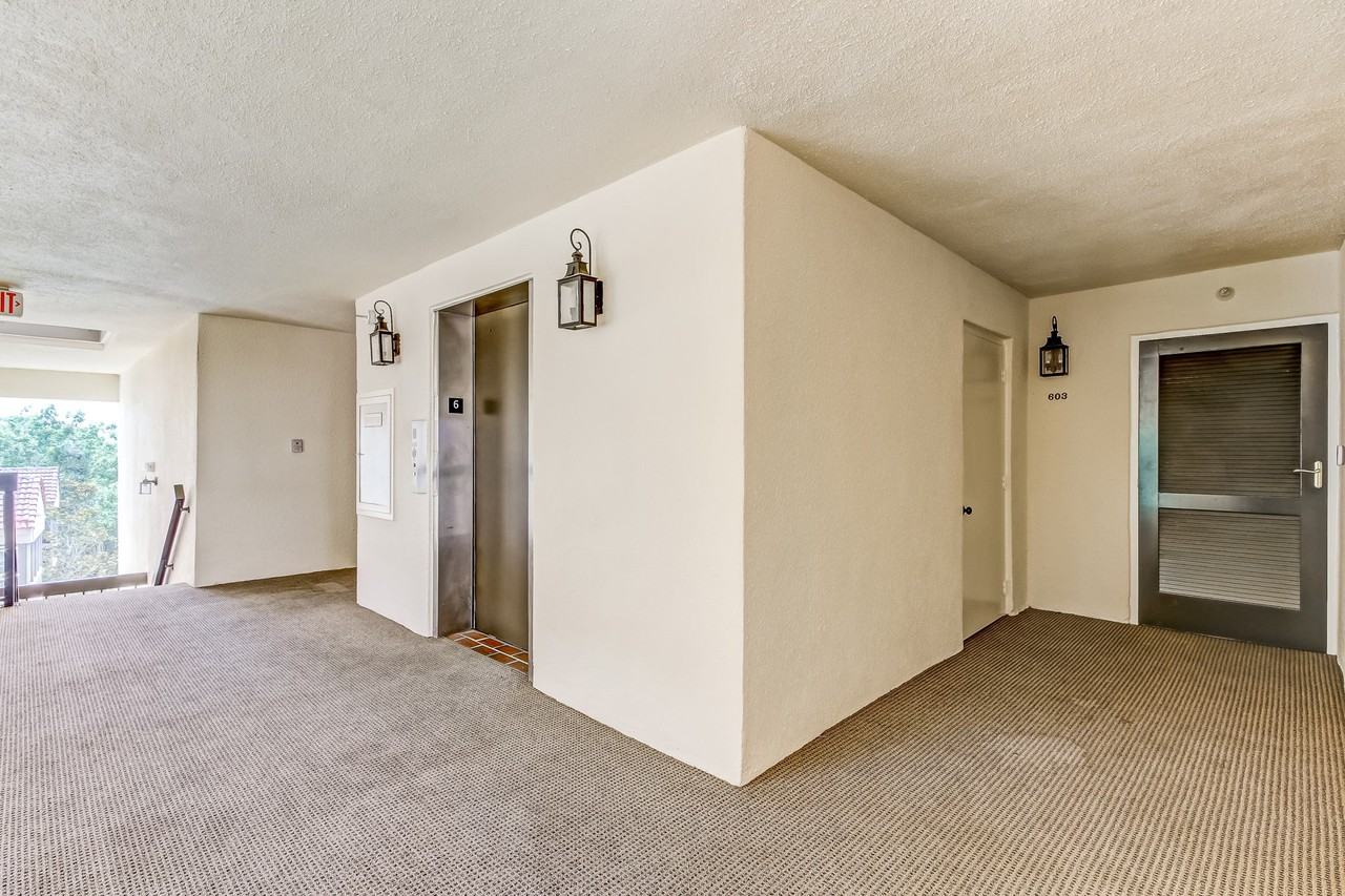204 Quayside Cir #1 - Photo 3 of 26