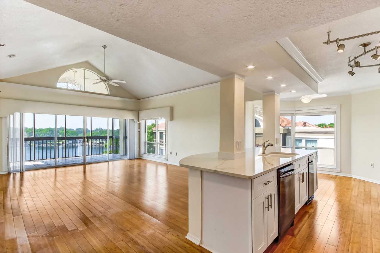 204 Quayside Cir #1 - Photo 4 of 26