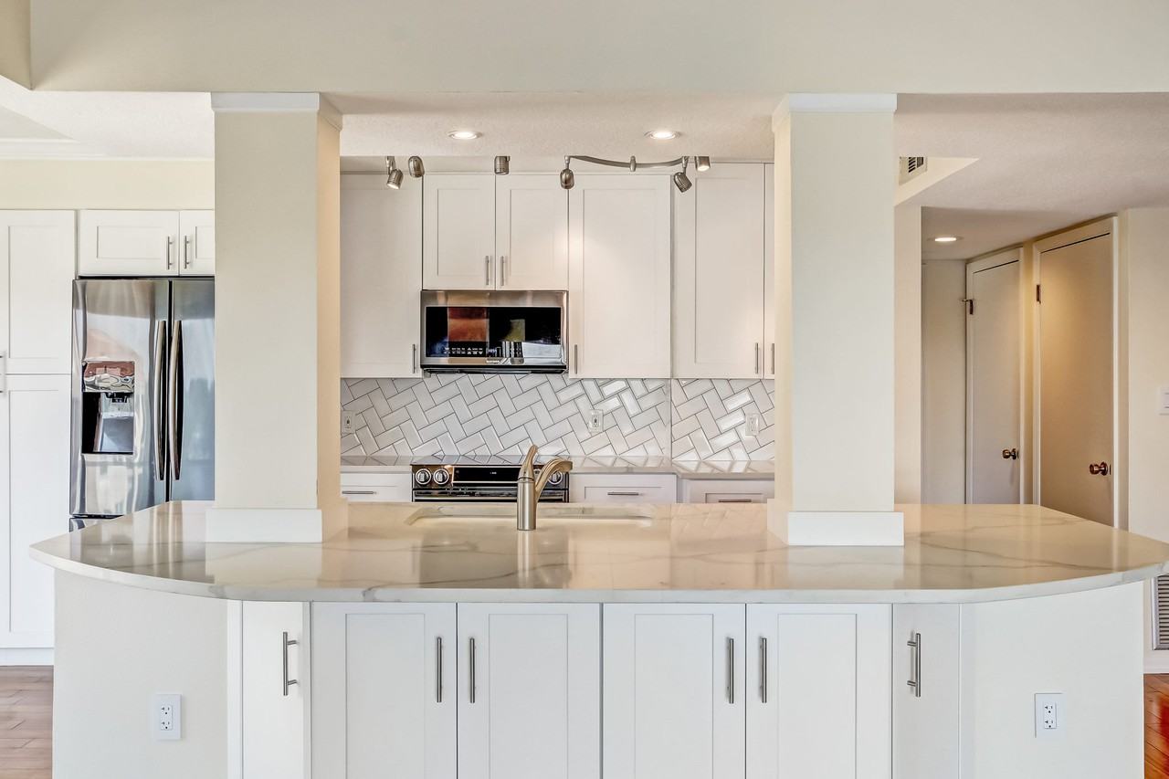 204 Quayside Cir #1 - Photo 6 of 26