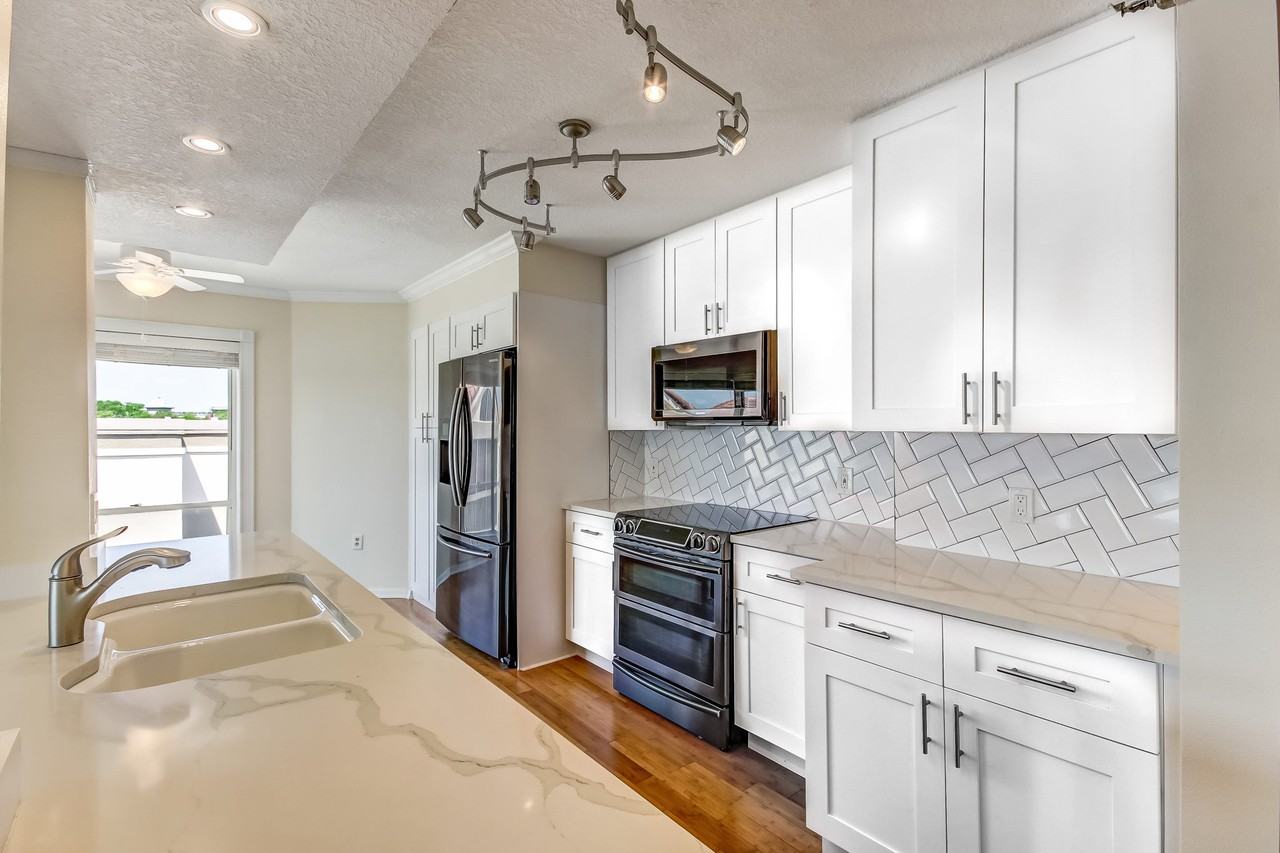 204 Quayside Cir #1 - Photo 7 of 26