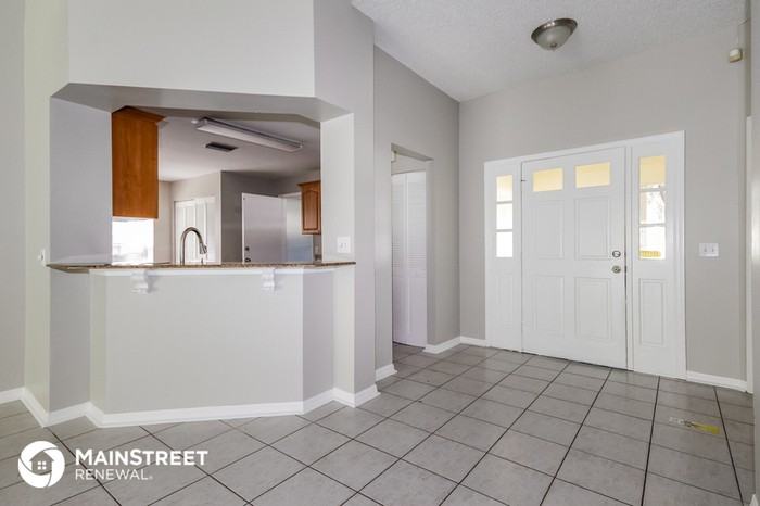1123 Bloom Hill Ave - Photo 3 of 16