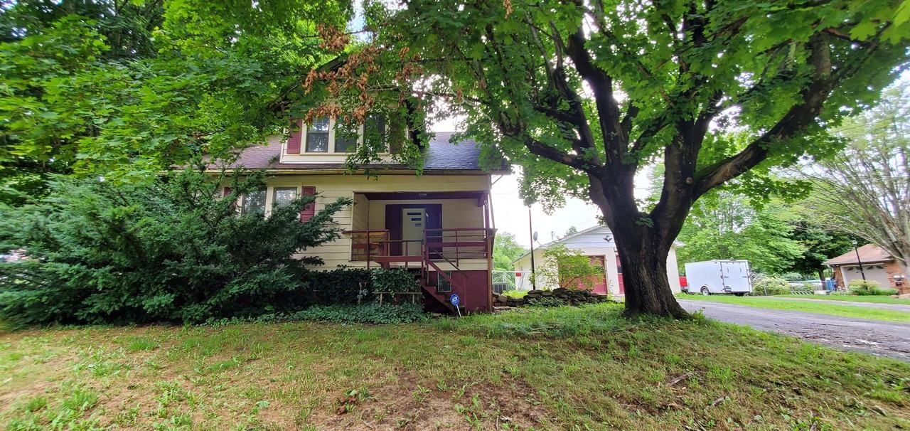 276 Marshall Cir #1 - Photo 3 of 41