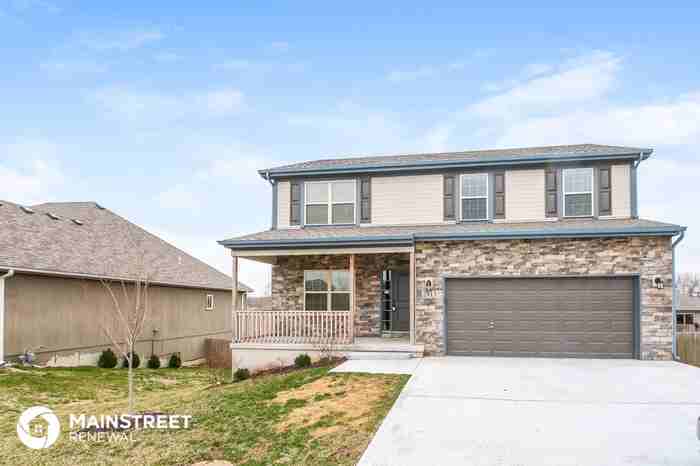 2813 N 100th St - Photo 2 of 19