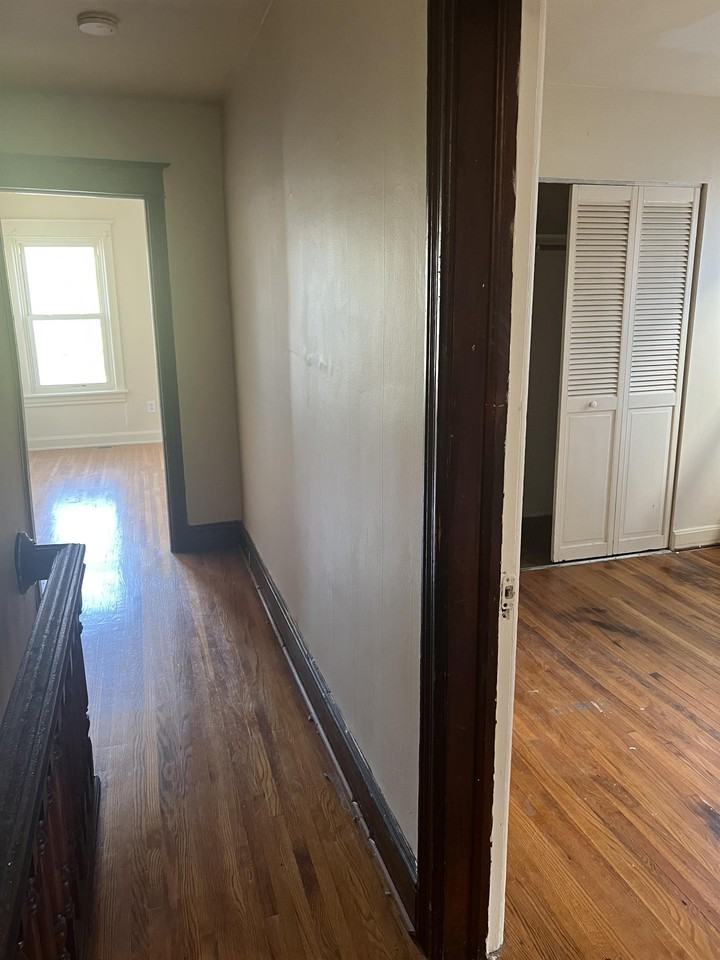 322 W Howard St #2 - Photo 2 of 5